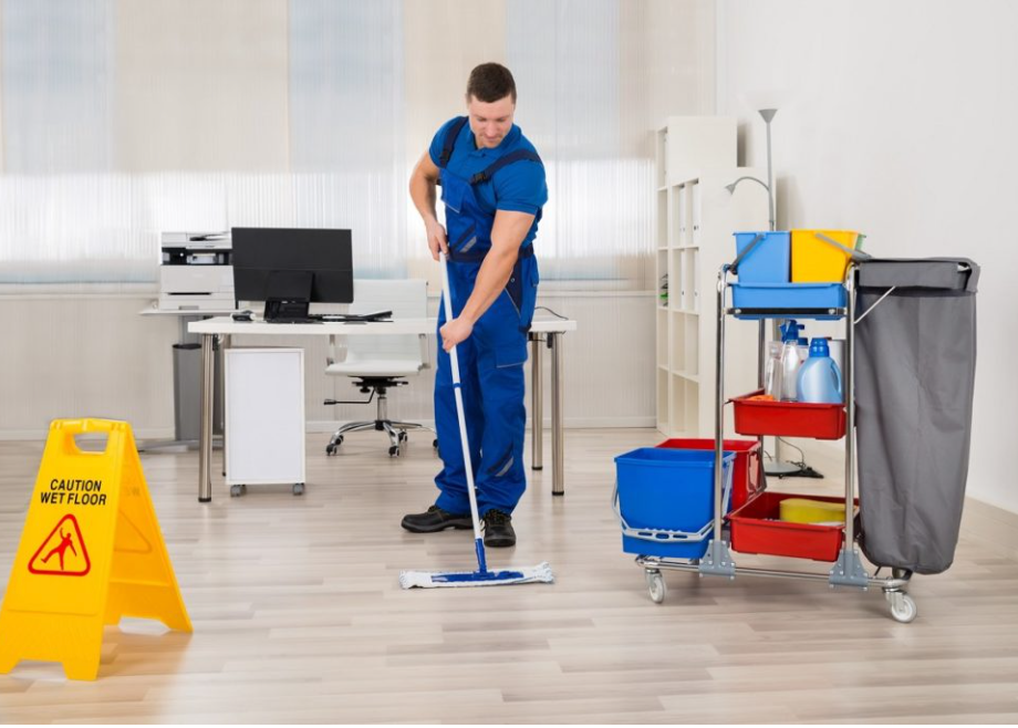 DIY VS In-House Cleaning VS Outsourcing to a Cleaning Company