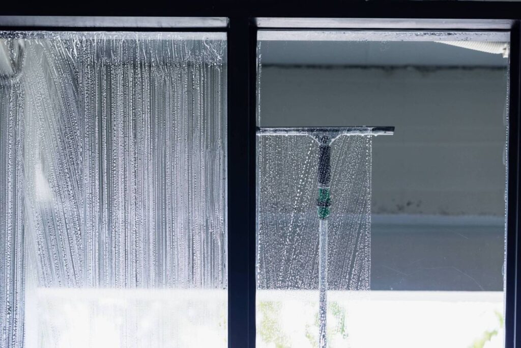 From Traditional to Modern The Evolution of Window Cleaning Techniques
