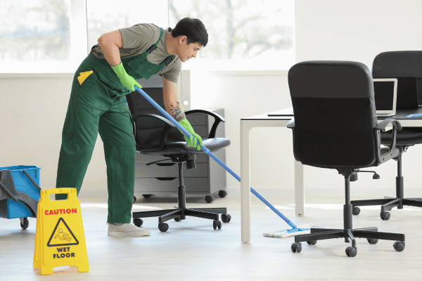 How a Day Porter Ensures No Cleaning Task Is Overlooked