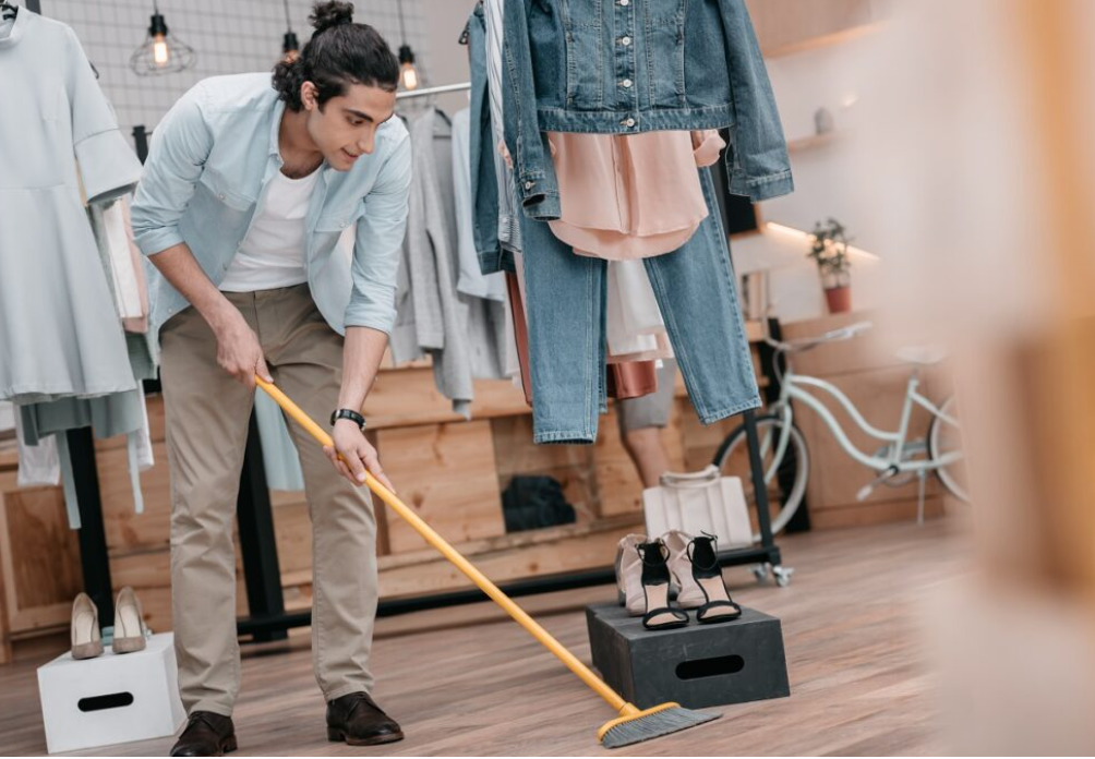 Clothing Store Cleaning